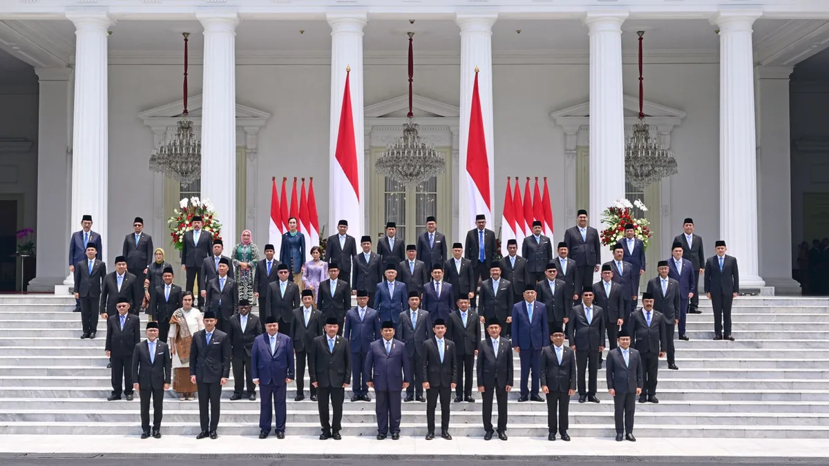 Jajaran menteri dan kepala lembaga Kabinet Merah Putih dalam formasi resmi pemerintahan Presiden Prabowo Subianto dan Wapres Gibran Rakabuming Raka