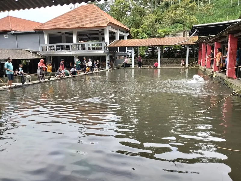 Kolam pemancingan dan budidaya ikan air tawar di Indonesia