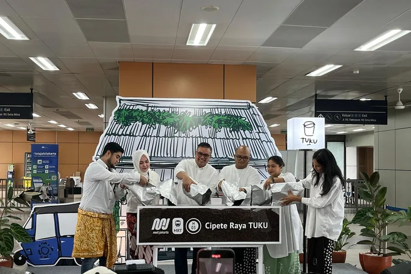 Peresmian Hak Penamaan Naming Rights Stasiun MRT Cipete Raya TUKU oleh Andanu Prasetyo dan Dirut PT MRT Jakarta
