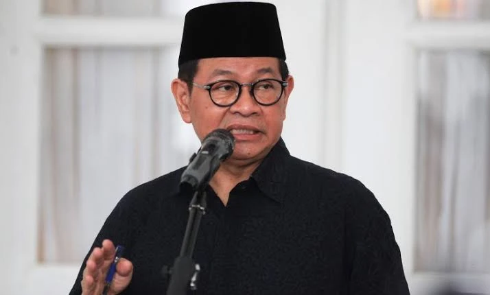 Gubernur DKI Jakarta Pramono Anung saat meninjau program sosial dan menyapa warga