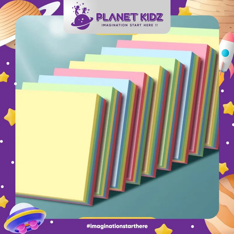 Sticky notes warna-warni untuk catatan pengingat tagihan dan anggaran